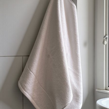 Velur Peškir 50×100 cm – Luksuzni Pamuk sa Pliš Efektom Bela boja